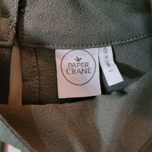 Paper Crane Keyhole Neckline Tank Blouse - Picture 2 of 9